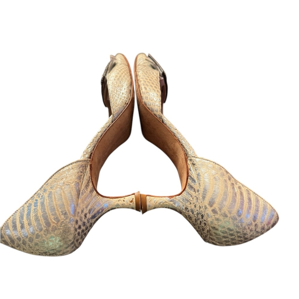 Manolo Blahnik Silver Python Pointed Toe Pump Hee… - image 5